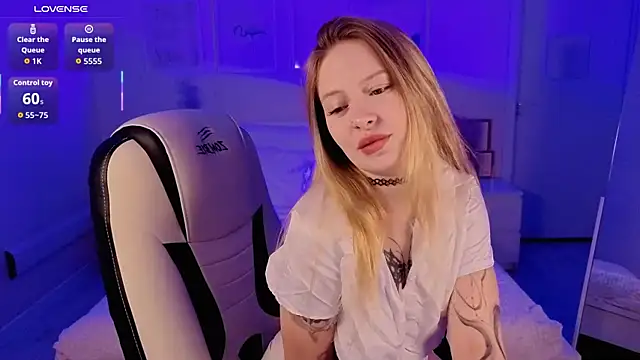 Veronica Blush online show from December 5, 2025, 8:45 am