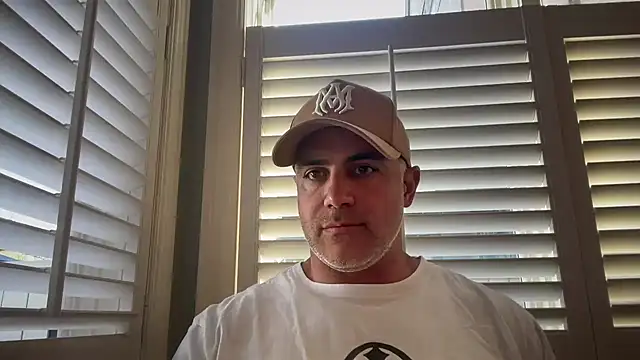 Snapshot of Bad_daddy21 chatting on October 20, 2025, 6:41 pm Bad daddy21 online show from October 20, 2025, 6:41 pm