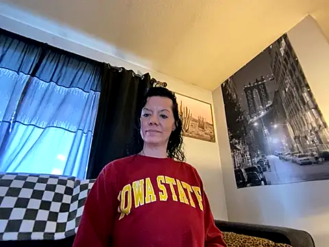 Snapshot of SidneyRaee chatting on December 3, 2024, 8:17 pm SidneyRaee online show from December 3, 2024, 8:17 pm