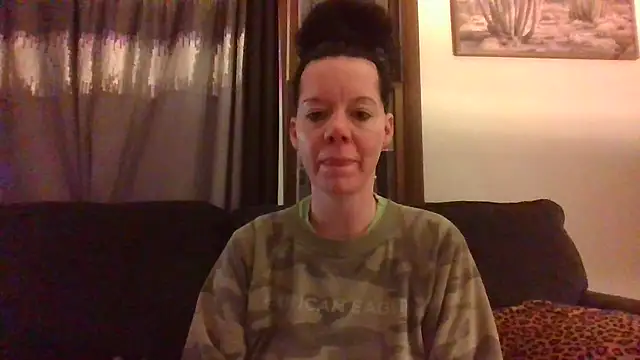 Snapshot of SidneyRaee chatting on December 4, 2024, 1:36 am SidneyRaee online show from December 4, 2024, 1:36 am