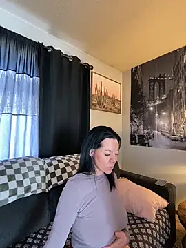 Snapshot of SidneyRaee chatting on December 6, 2024, 4:49 pm SidneyRaee online show from December 6, 2024, 4:49 pm