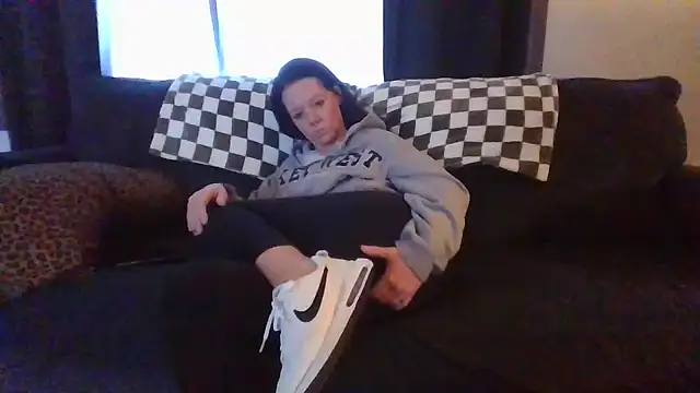 Snapshot of SidneyRaee chatting on December 18, 2024, 8:03 pm SidneyRaee online show from December 18, 2024, 8:03 pm