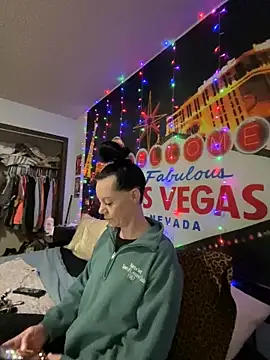 Snapshot of SidneyRaee chatting on January 6, 2025, 7:45 pm SidneyRaee online show from January 6, 2025, 7:45 pm