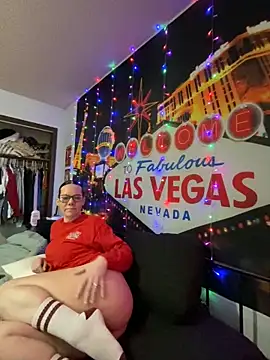 Snapshot of SidneyRaee chatting on January 17, 2025, 6:02 pm SidneyRaee online show from January 17, 2025, 6:02 pm