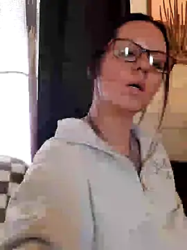 Snapshot of SidneyRaee chatting on March 18, 2025, 5:42 pm SidneyRaee online show from March 18, 2025, 5:42 pm