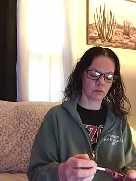 Snapshot of SidneyRaee chatting on September 8, 2025, 3:44 pm SidneyRaee online show from September 8, 2025, 3:44 pm