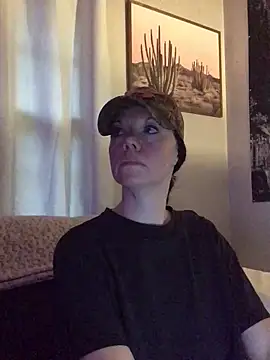 Snapshot of SidneyRaee chatting on October 28, 2025, 3:47 pm SidneyRaee online show from October 28, 2025, 3:47 pm