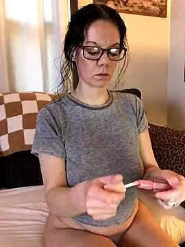 Snapshot of SidneyRaee chatting on November 4, 2025, 5:12 pm SidneyRaee online show from November 4, 2025, 5:12 pm