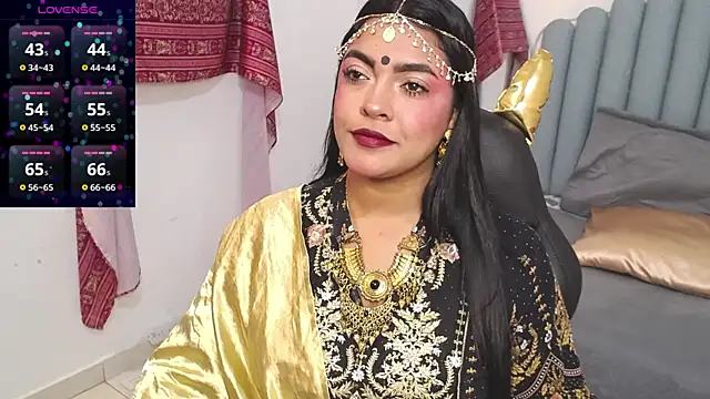 lakshmiraniii online show from November 5, 2025, 11:43 am