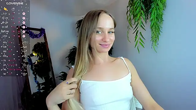 Snapshot of Mad1en chatting on December 23, 2024, 5:28 am Mad1en online show from December 23, 2024, 5:28 am