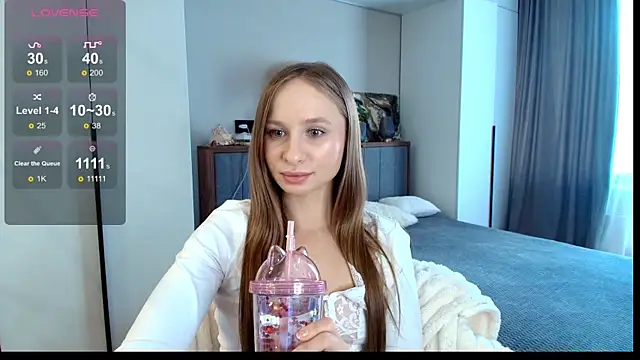 Snapshot of Mad1en chatting on October 26, 2025, 7:47 am Mad1en online show from October 26, 2025, 7:47 am