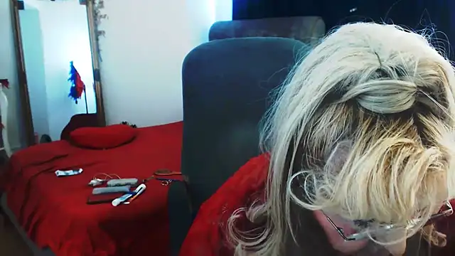 MatureExtasy online show from October 1, 2025, 9:26 am