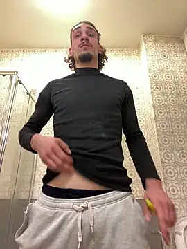 BostonGeorge27 online show from February 5, 2025, 1:04 am