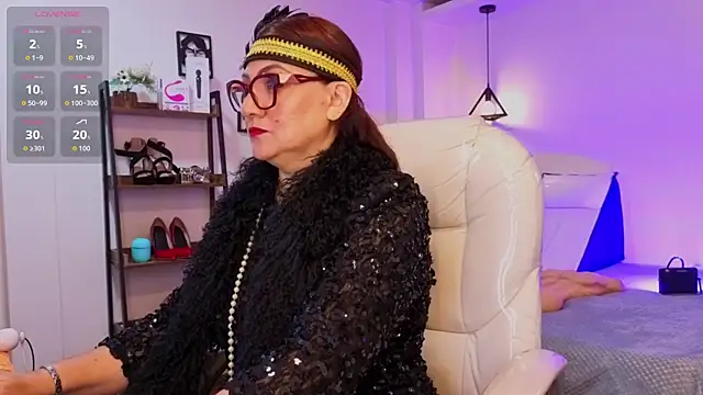 lady nylon  online show from October 31, 2025, 12:17 pm