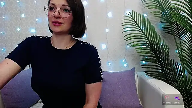 Camelia Lillie online show from May 15, 2026, 11:23 pm