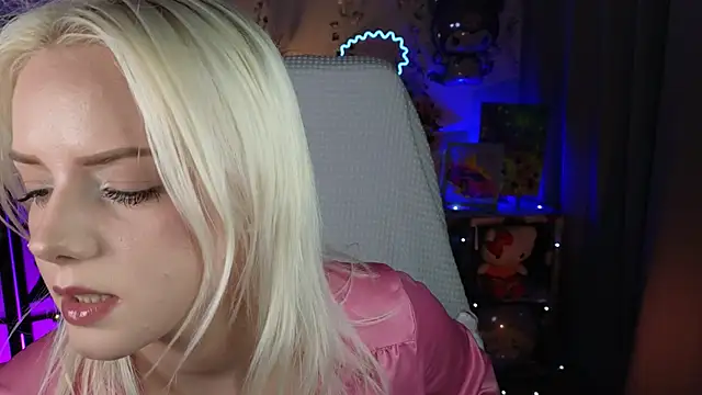 Snapshot of ImBonBon chatting on November 11, 2025, 11:27 pm ImBonBon online show from November 11, 2025, 11:27 pm