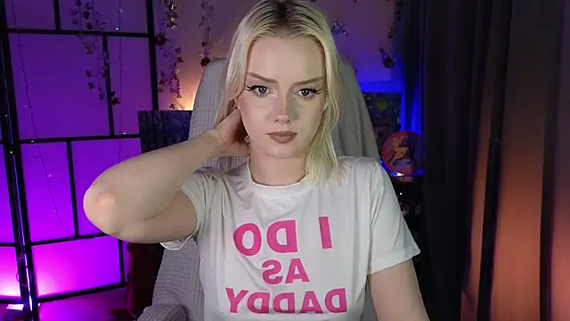 ImBonBon online show from April 5, 2026, 9:34 pm