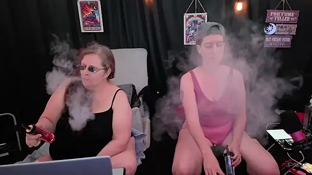 Snapshot of Sexy_Mama-69 chatting on November 4, 2025, 10:20 pm Sexy Mama-69 online show from November 4, 2025, 10:20 pm