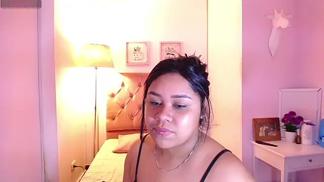 Nahom1  online show from November 4, 2025, 8:19 pm