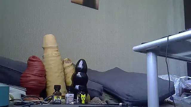 Snapshot of FISTCAMM chatting on September 9, 2025, 6:13 am FISTCAMM online show from September 9, 2025, 6:13 am