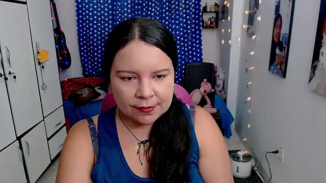 claryssa  online show from November 8, 2025, 9:46 pm