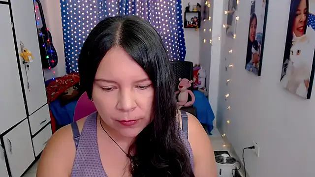 Snapshot of claryssa_ chatting on November 15, 2025, 8:38 pm claryssa online show from November 15, 2025, 8:38 pm