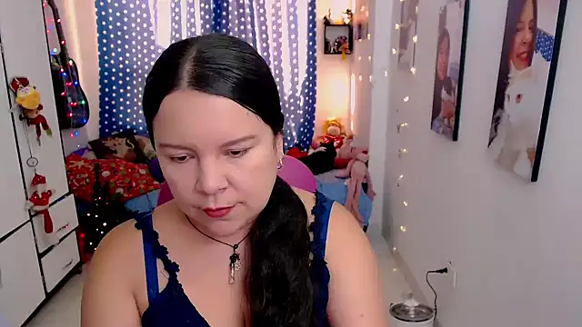 Snapshot of claryssa_ chatting on December 21, 2025, 8:16 pm claryssa online show from December 21, 2025, 8:16 pm