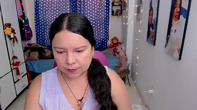 Snapshot of claryssa_ chatting on January 14, 2026, 8:03 pm claryssa online show from January 14, 2026, 8:03 pm