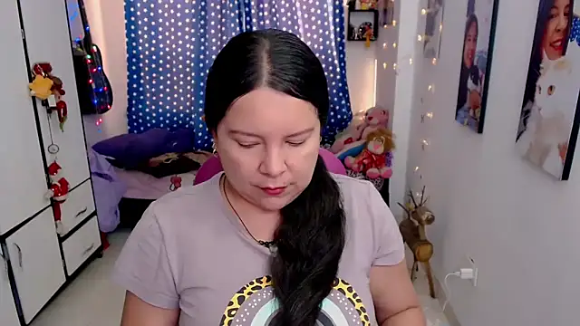 Snapshot of claryssa_ chatting on February 9, 2026, 8:57 pm claryssa online show from February 9, 2026, 8:57 pm