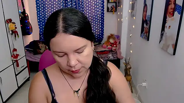 Snapshot of claryssa_ chatting on February 23, 2026, 7:44 pm claryssa online show from February 23, 2026, 7:44 pm