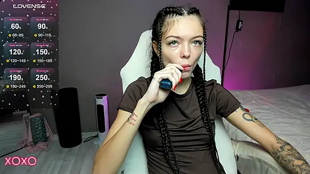 Snapshot of Mariella_Adamss chatting on October 30, 2025, 10:06 am Mariella Adamss online show from October 30, 2025, 10:06 am