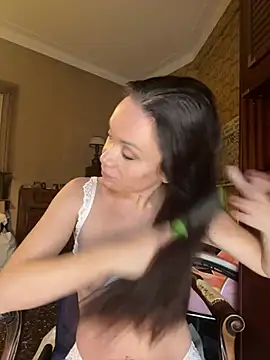 Snapshot of SweetLera chatting on December 25, 2024, 7:14 am SweetLera online show from December 25, 2024, 7:14 am