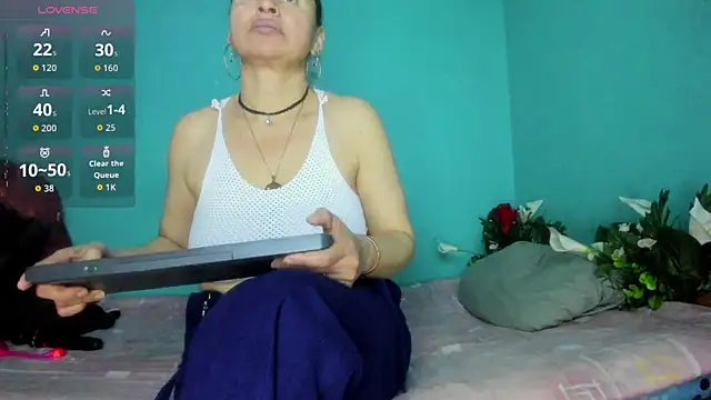 SheraHadee online show from November 25, 2025, 12:32 am