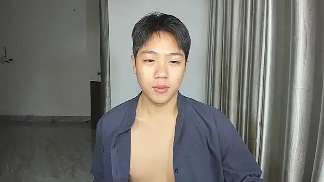 Snapshot of Oliver_Nl chatting on February 17, 2025, 4:31 am Oliver Nl online show from February 17, 2025, 4:31 am