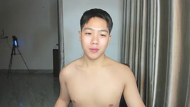 Snapshot of Oliver_Nl chatting on March 9, 2025, 5:28 pm Oliver Nl online show from March 9, 2025, 5:28 pm