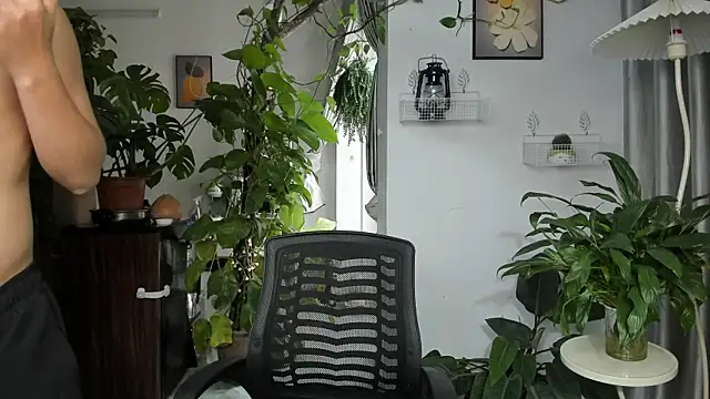 Oliver Nl online show from November 22, 2025, 4:22 am