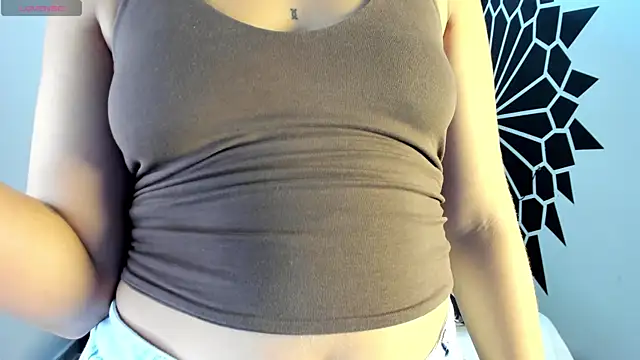 NicolRoss  online show from September 17, 2025, 3:14 pm