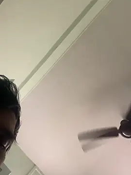 Snapshot of hitlar1026 chatting on December 21, 2025, 12:29 am hitlar1026 online show from December 21, 2025, 12:29 am