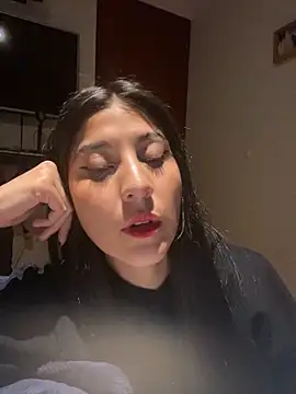 BubbleGumm  online show from March 3, 2025, 11:56 pm