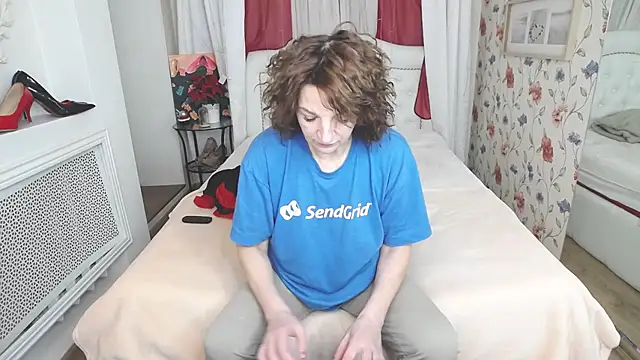 Snapshot of AmiHotGranny chatting on February 5, 2026, 6:18 am AmiHotGranny online show from February 5, 2026, 6:18 am