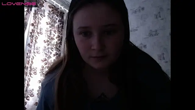 Snapshot of Light_Luna chatting on December 5, 2024, 6:32 am Light Luna online show from December 5, 2024, 6:32 am
