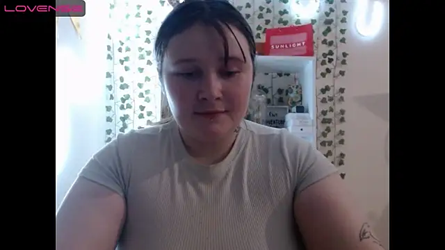 Snapshot of Light_Luna chatting on January 12, 2025, 1:58 pm Light Luna online show from January 12, 2025, 1:58 pm