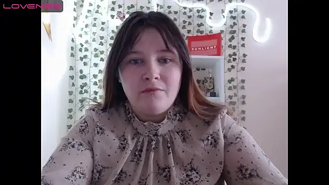 Snapshot of Light_Luna chatting on January 13, 2025, 6:16 am Light Luna online show from January 13, 2025, 6:16 am