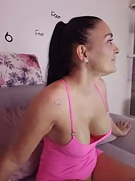 AnaFoxxy online show from July 7, 2026, 6:47 am