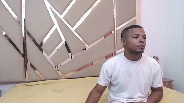 Snapshot of you_and_i9 chatting on October 25, 2025, 7:41 pm you and i9 online show from October 25, 2025, 7:41 pm