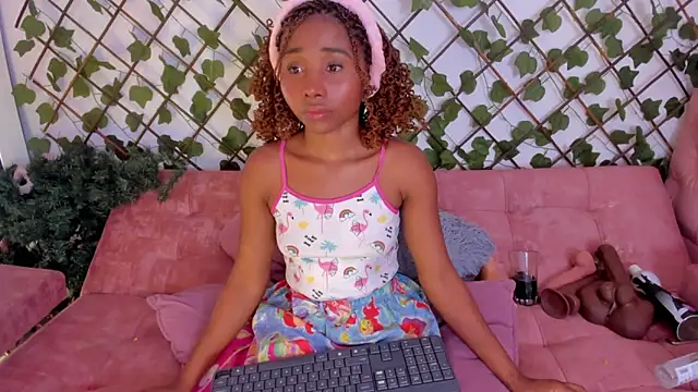 kimmysantoo online show from October 13, 2025, 4:56 am