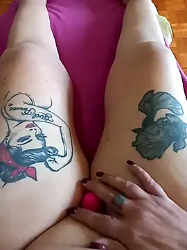 Hotsereia online show from October 19, 2025, 1:12 pm