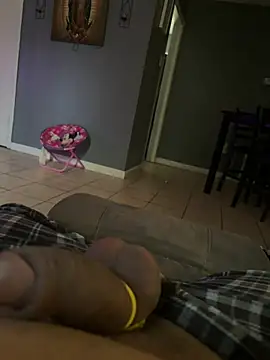 Snapshot of papillon013 chatting on March 20, 2026, 2:44 pm papillon013 online show from March 20, 2026, 2:44 pm