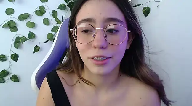 Snapshot of BlairVicent chatting on February 7, 2025, 3:19 pm BlairVicent online show from February 7, 2025, 3:19 pm