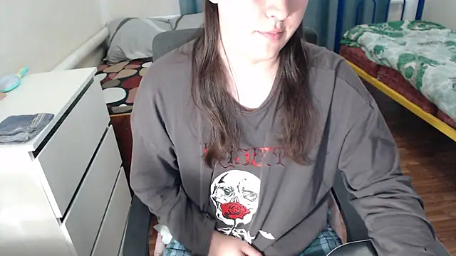 EvaMiron online show from October 7, 2025, 11:29 am